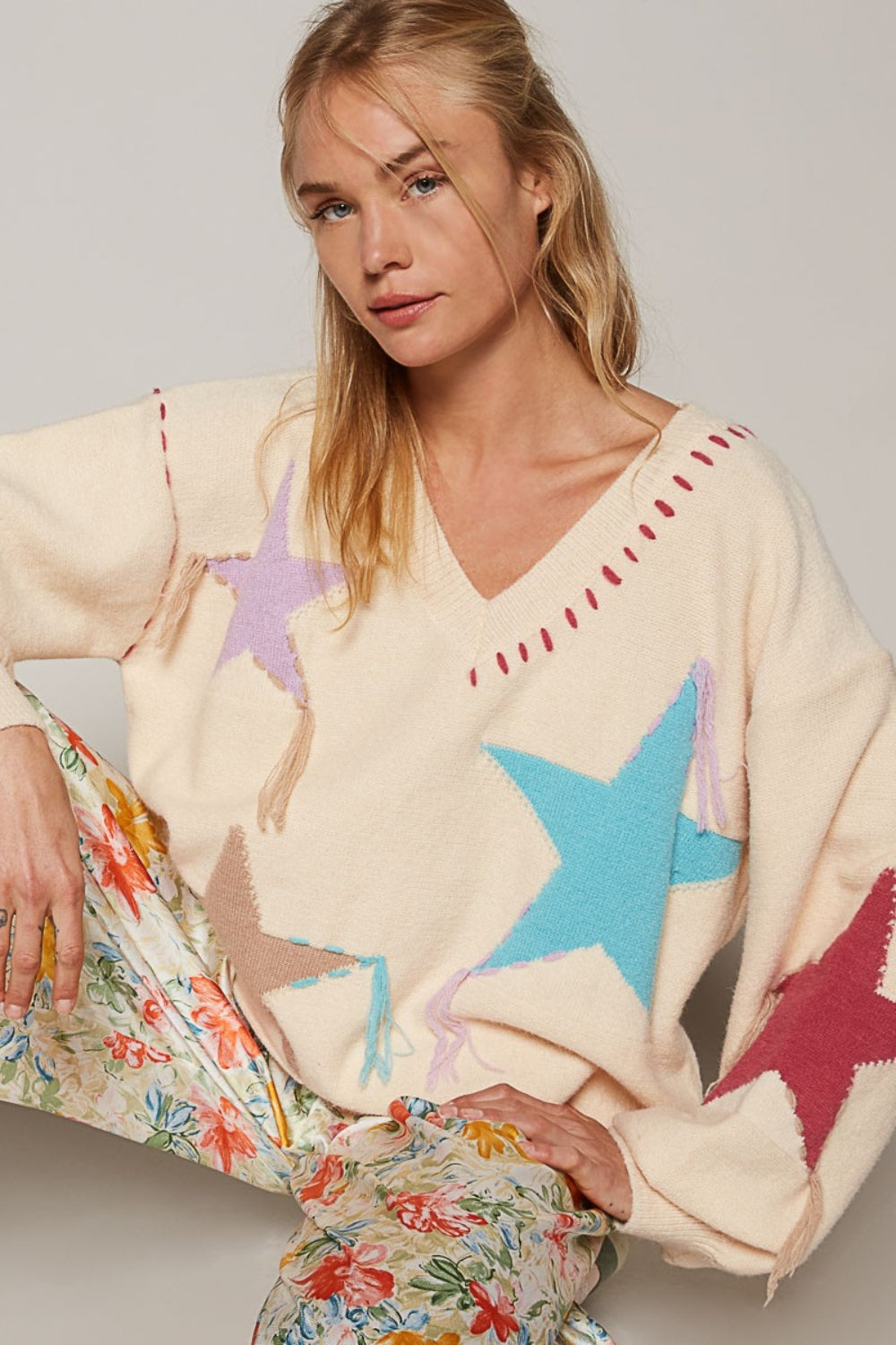 STAR VNECK STAR SWEATER BY POL
