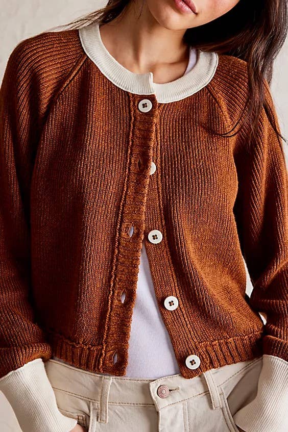 Rosa Clothing - Contrast trim Slouchy button down cropped knit cardigan
