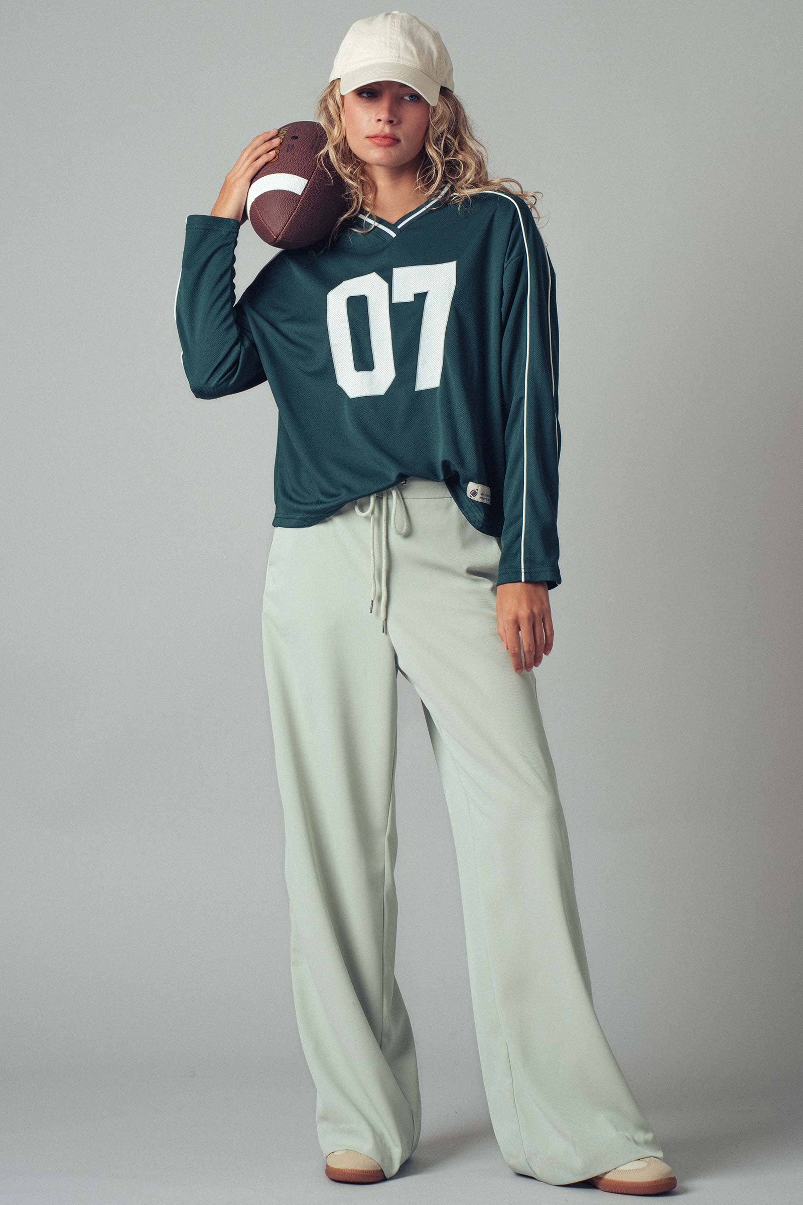 CHANNEL RETRO Varsity 07 Graphic V-Neck Jersey