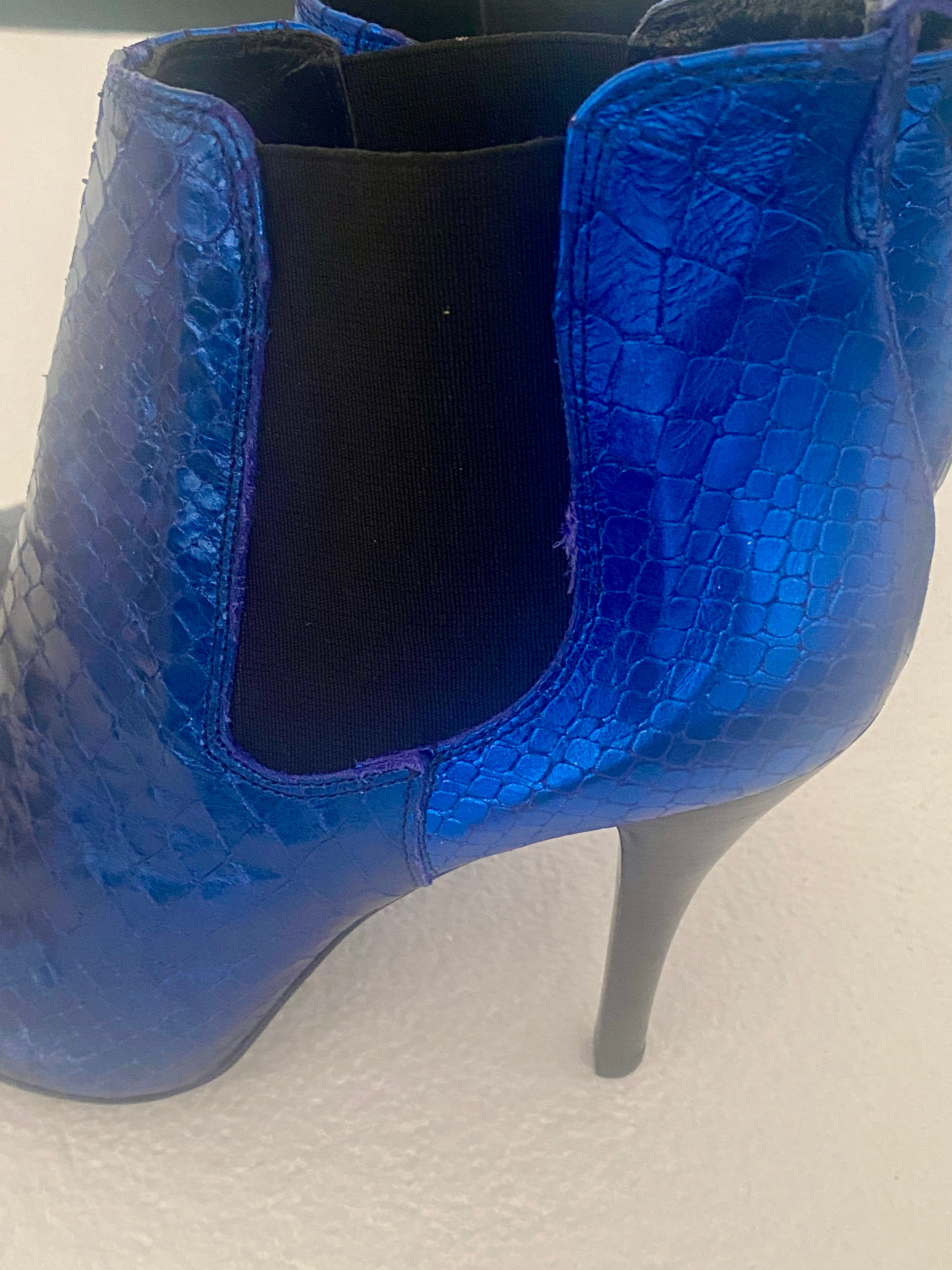 CHARLES DAVID IRESECENT FISH SCALE BLUE Heeled Beetle Boots 90s