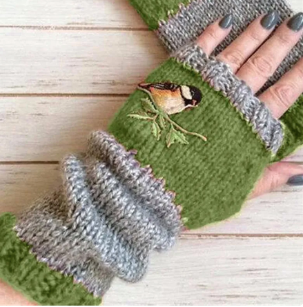 EMBROIDED KNIT FINGERLESS GLOVES (Color Options)