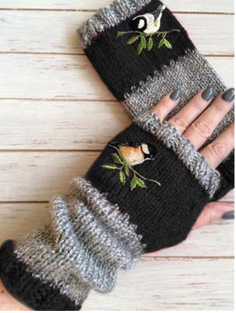 EMBROIDED KNIT FINGERLESS GLOVES (Color Options)