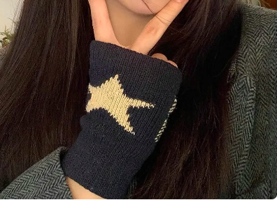 FINGERLESS STAR KNIT GLOVES