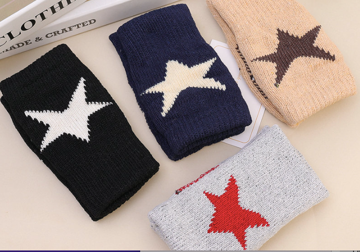 FINGERLESS STAR KNIT GLOVES