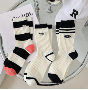 COZY COLORFUL STRIPE CREW SOCKS (Style Options)