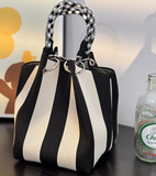 B/W STRIPE KNITTED BEACH WEEKEND  TOTE