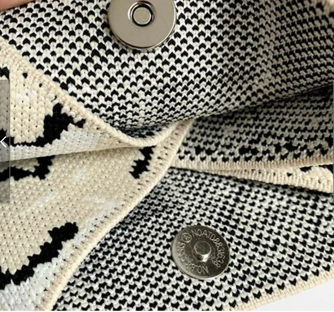 B/W STRIPE KNITTED BEACH WEEKEND  TOTE
