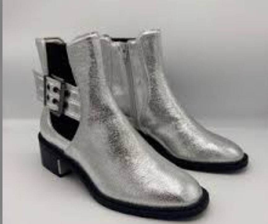 BCBG BOVEE GENERATION  BUCKLE LOW BOOT Dead Stock 5.5