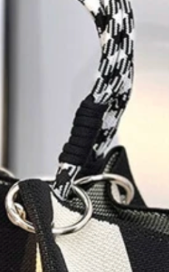 B/W STRIPE KNITTED BEACH WEEKEND  TOTE