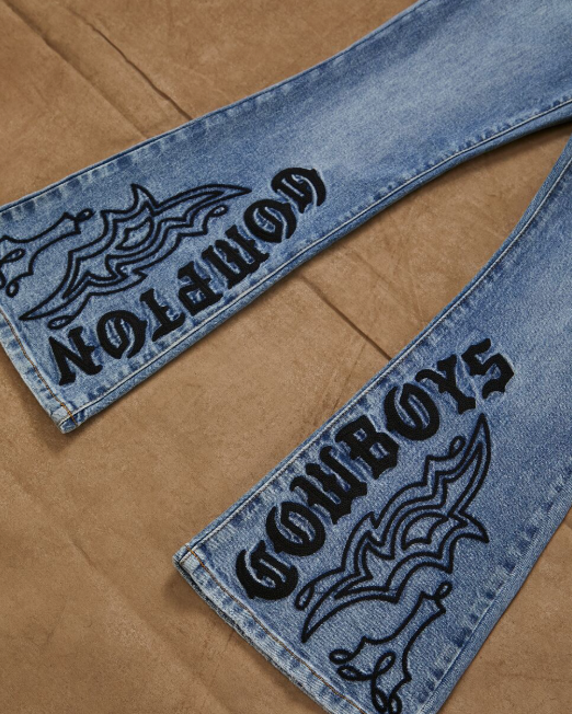FOREVER 21 COMPTON GRAFFITTI JEANS