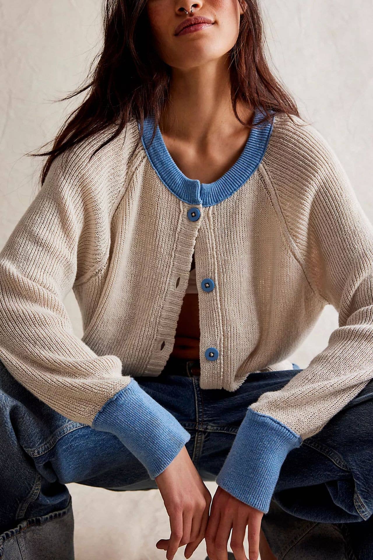 Rosa Clothing - Contrast trim Slouchy button down cropped knit cardigan